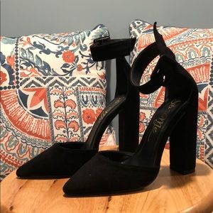 Closed toe ankle strap heel
